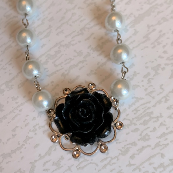 Black Rose and Pearl Necklace - Picture 3 of 4